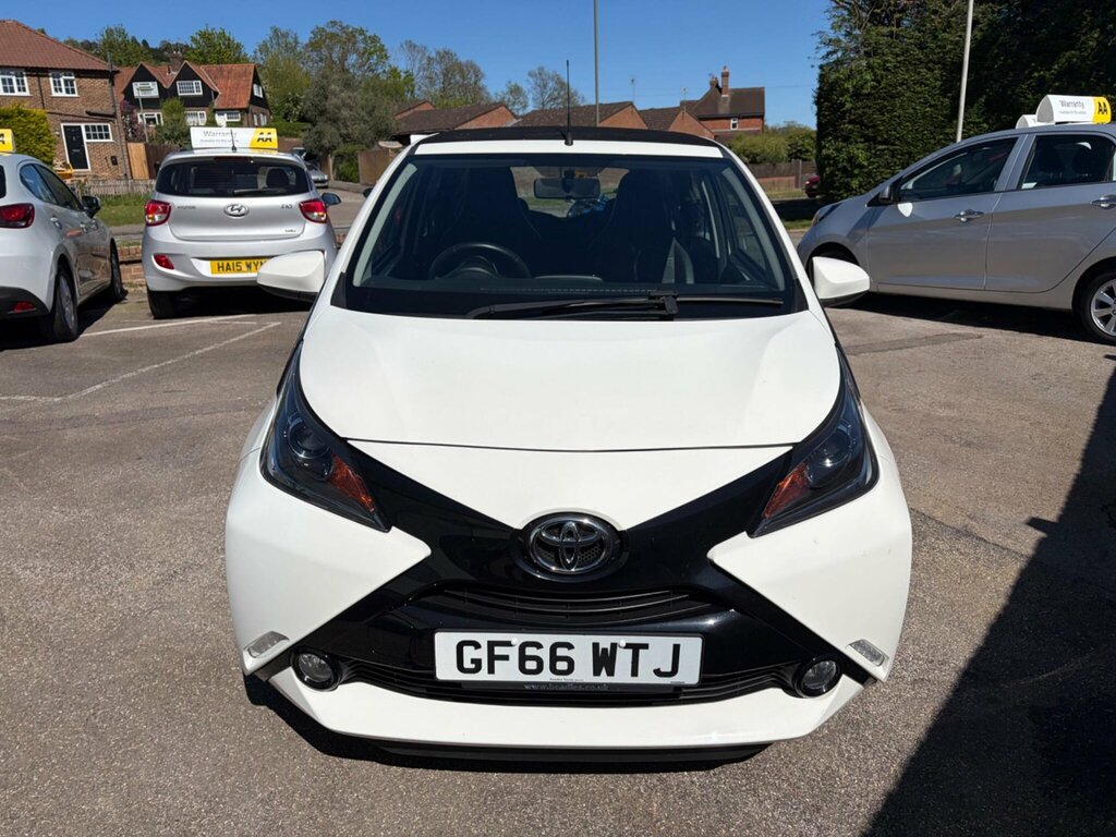 Toyota Aygo 1.0 Vvt-i X-pression Euro 6 GF66WTJ White #2