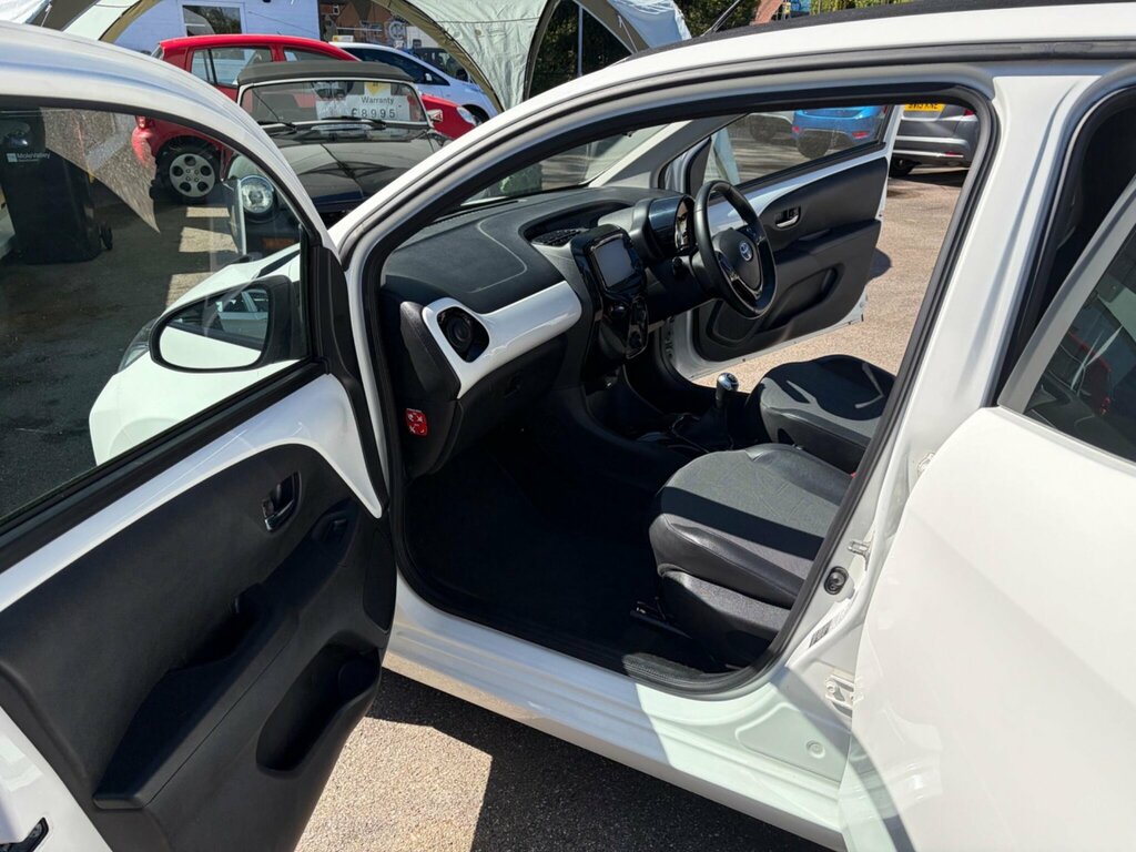 Toyota Aygo 1.0 Vvt-i X-pression Euro 6 GF66WTJ White #6
