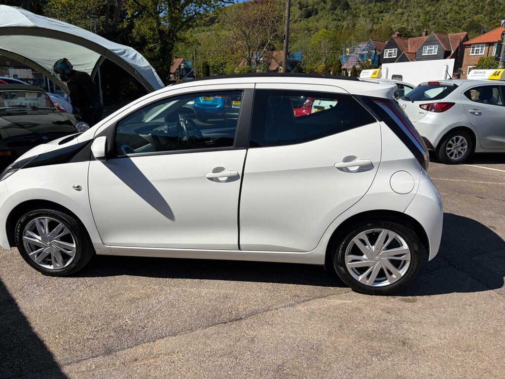 Toyota Aygo 1.0 Vvt-i X-pression Euro 6 GF66WTJ White #3
