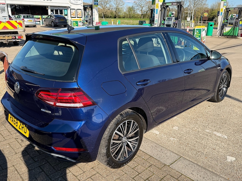 Volkswagen Golf 1.5 Tsi Evo Se Nav Hatchback Eur RA68ZRD Blue #5