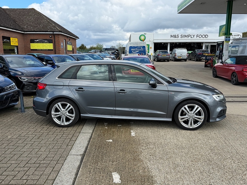 Audi A3 1.5 Tfsi Cod 35 S Line Sportback S Tron Grey #4