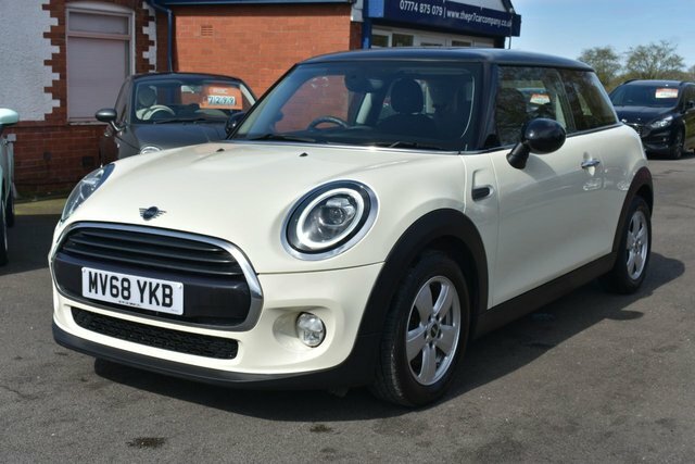 Mini Hatch Cooper Hatchback MV68YKB White #3