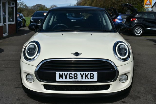 Mini Hatch Cooper Hatchback MV68YKB White #2