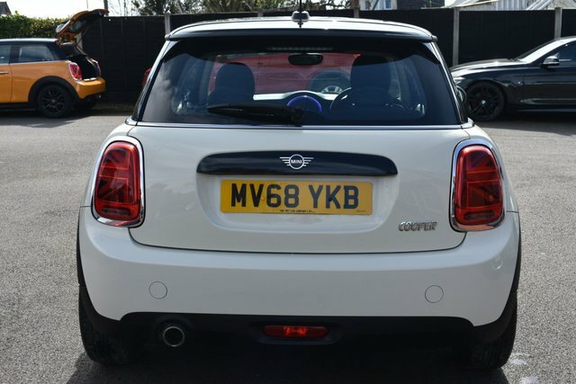 Mini Hatch Cooper Hatchback MV68YKB White #5