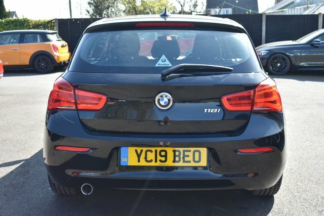 BMW 1 Series 118I Se Business Hatchback YC19BEO Black #5
