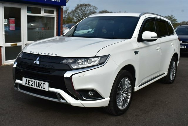 Mitsubishi Outlander Twinmotor 13.8Kwh Dynamic Suv White