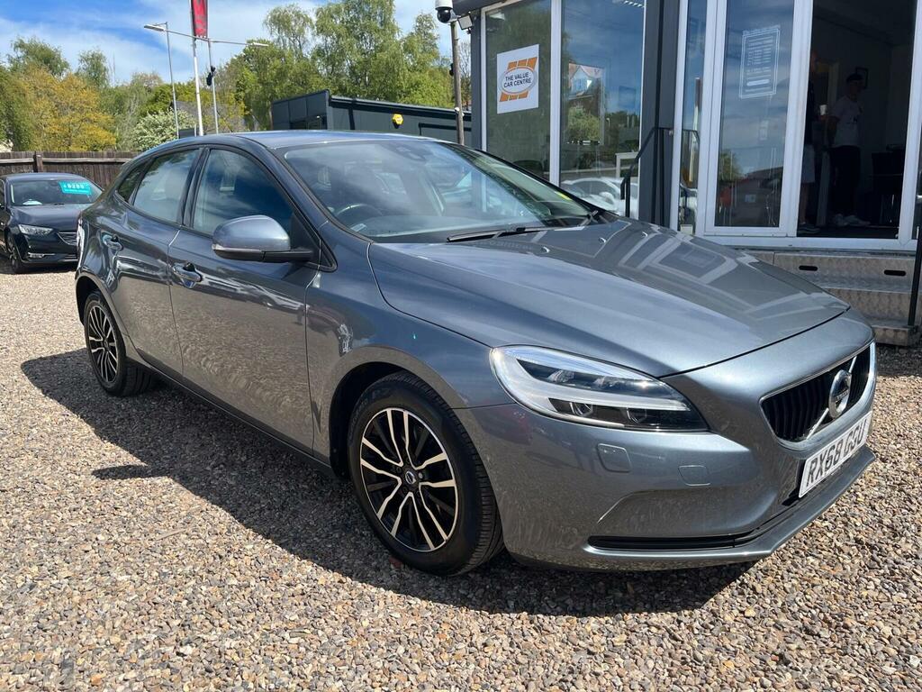 Volvo V40 Hatchback 2.0 T2 Gpf Momentum Nav Plus Euro 6 Ss Grey