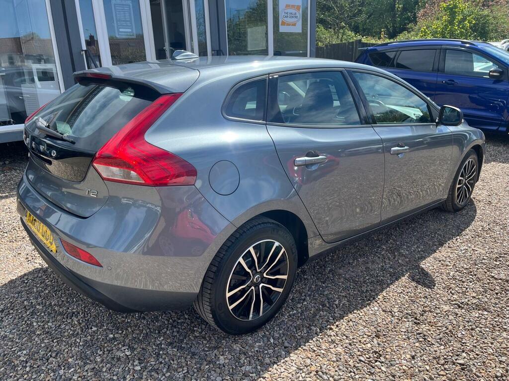 Volvo V40 Hatchback 2.0 T2 Gpf Momentum Nav Plus Euro 6 Ss RX68GGU Grey #4