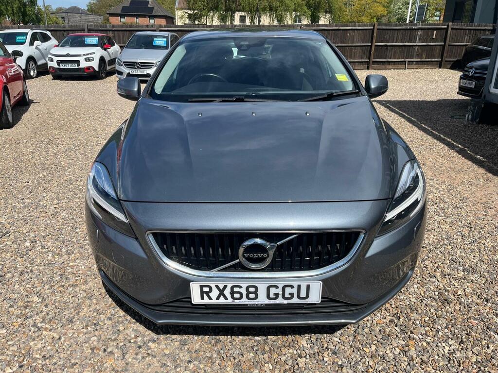 Volvo V40 Hatchback 2.0 T2 Gpf Momentum Nav Plus Euro 6 Ss RX68GGU Grey #2