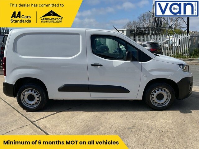 Peugeot Partner 1.5 Bluehdi 1000 Professional Premium Standard P CJ23KJK White #2