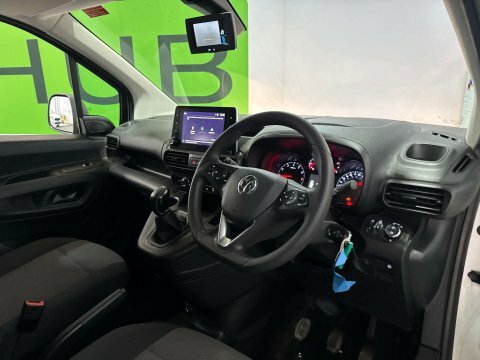 Vauxhall Combo 2020 20 1.5 DL20EAP White #2
