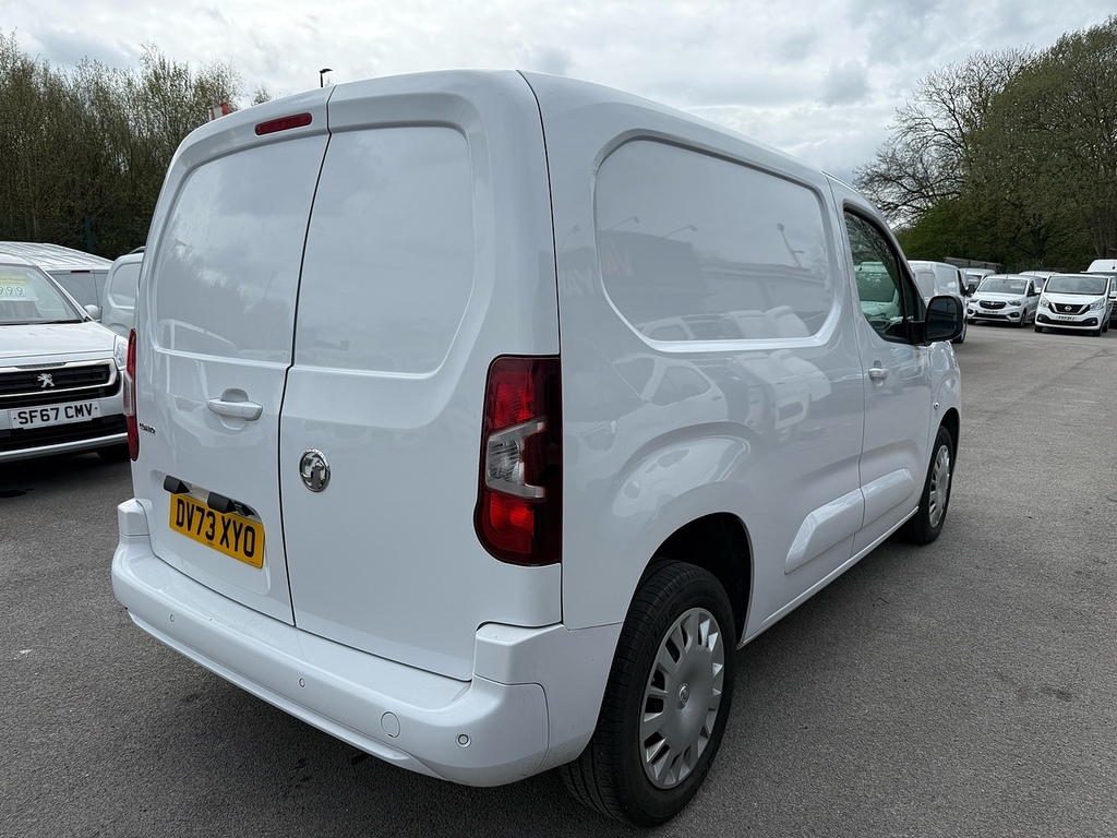 Vauxhall Combo 1.5 Turbo D 2300 Pro 3 Seats Swb Air Con R Camera DV73XYO White #5