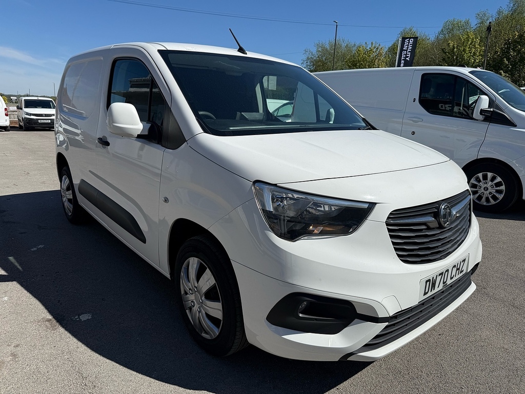 Vauxhall Combo 1.5 Turbo D 2300 Sportive 3 Seats Swb Air Con Van DW70CHZ White #3