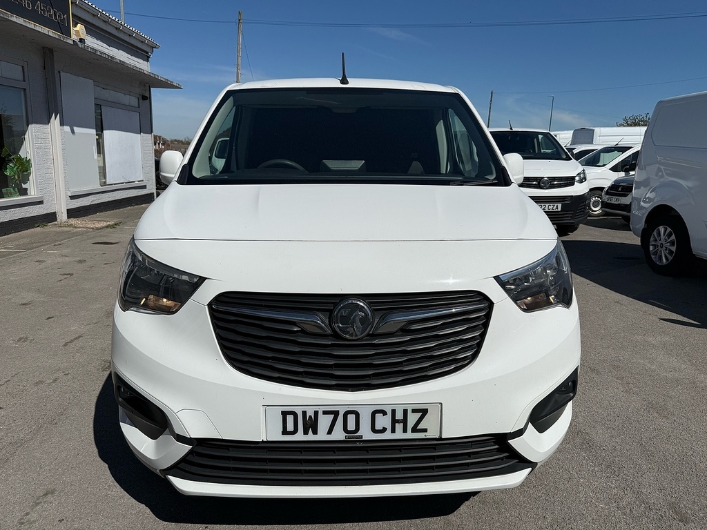 Vauxhall Combo 1.5 Turbo D 2300 Sportive 3 Seats Swb Air Con Van DW70CHZ White #2