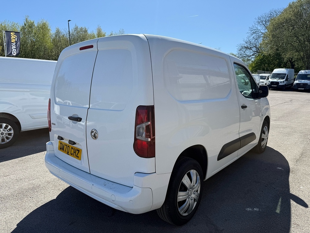 Vauxhall Combo 1.5 Turbo D 2300 Sportive 3 Seats Swb Air Con Van DW70CHZ White #5