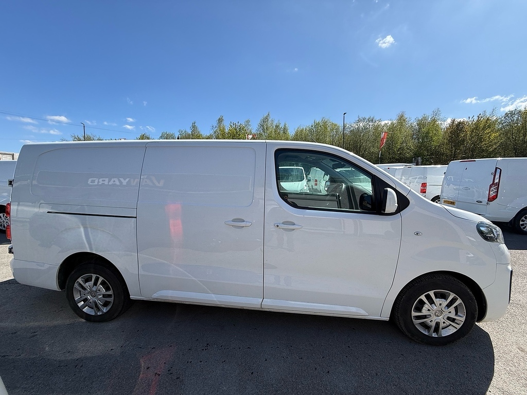 Vauxhall Vivaro 1.5 Turbo D 2900 Sportive Lwb Air Con Van Dies DS21YBR White #4