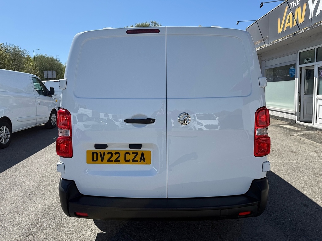 Vauxhall Vivaro 2.0 Turbo D 3100 Dynamic Crew 6 Seat Air Con Sat N DV22CZA White #6