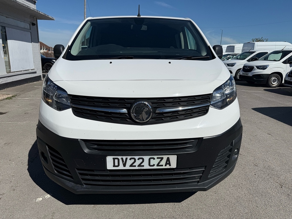 Vauxhall Vivaro 2.0 Turbo D 3100 Dynamic Crew 6 Seat Air Con Sat N DV22CZA White #2