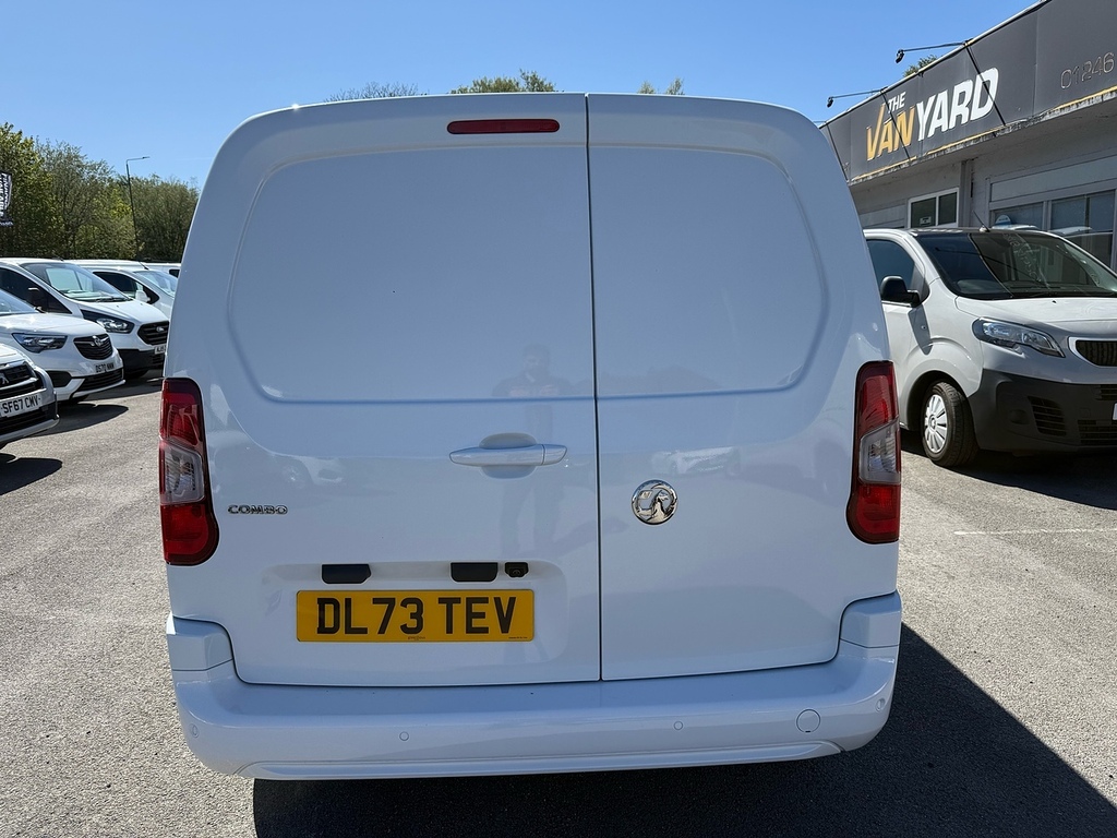Vauxhall Combo 1.5 Turbo D 2300 Pro 3 Seat Lwb Reverse Camera 6Dr DL73TEV White #6