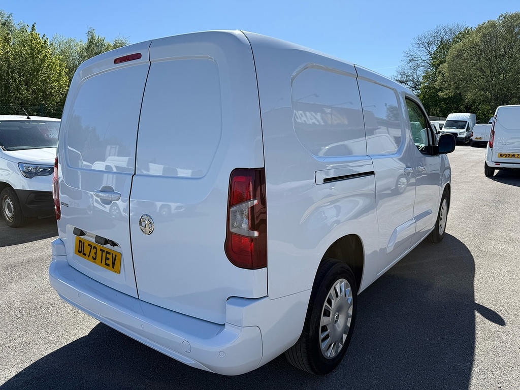 Vauxhall Combo 1.5 Turbo D 2300 Pro 3 Seat Lwb Reverse Camera 6Dr DL73TEV White #5