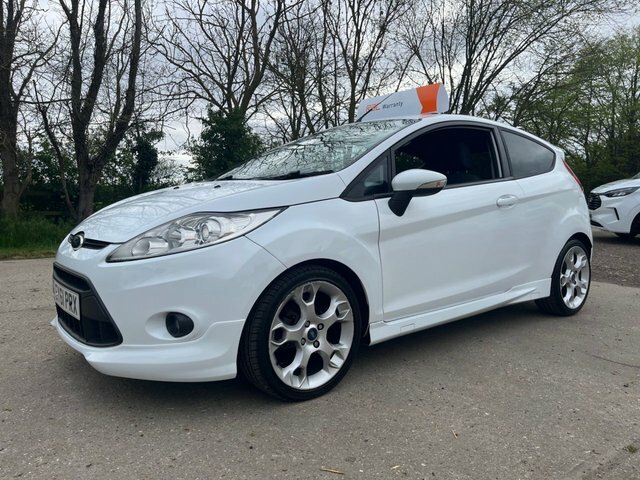 Ford Fiesta 1.6 Zetec S Hatchback 134 G Km EY61PRX White #3