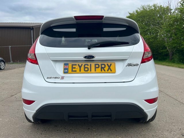 Ford Fiesta 1.6 Zetec S Hatchback 134 G Km EY61PRX White #6