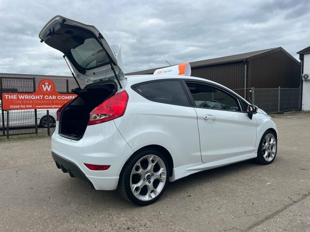 Ford Fiesta 1.6 Zetec S Hatchback 134 G Km EY61PRX White #4