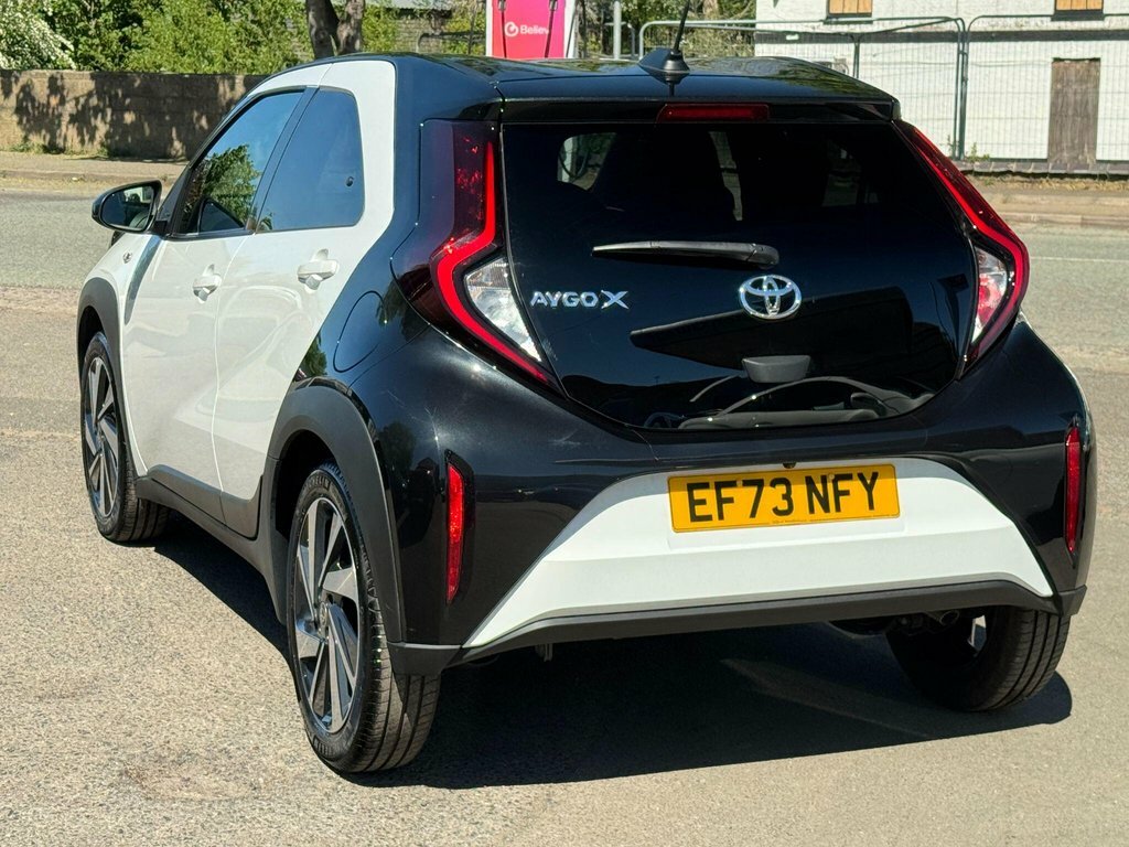 Toyota Aygo X 1L Edge EF73NFY White #5