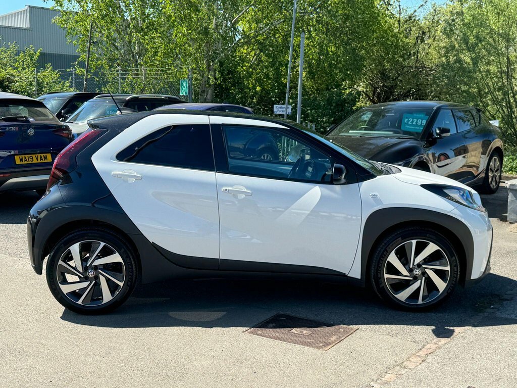 Toyota Aygo X 1L Edge EF73NFY White #2