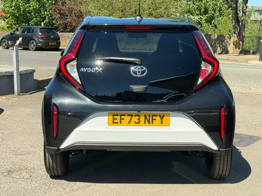 Toyota Aygo X 1L Edge EF73NFY White #4