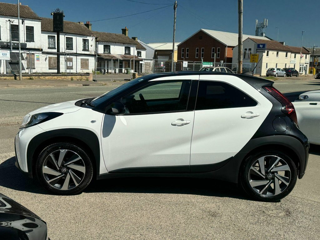 Toyota Aygo X 1L Edge EF73NFY White #6