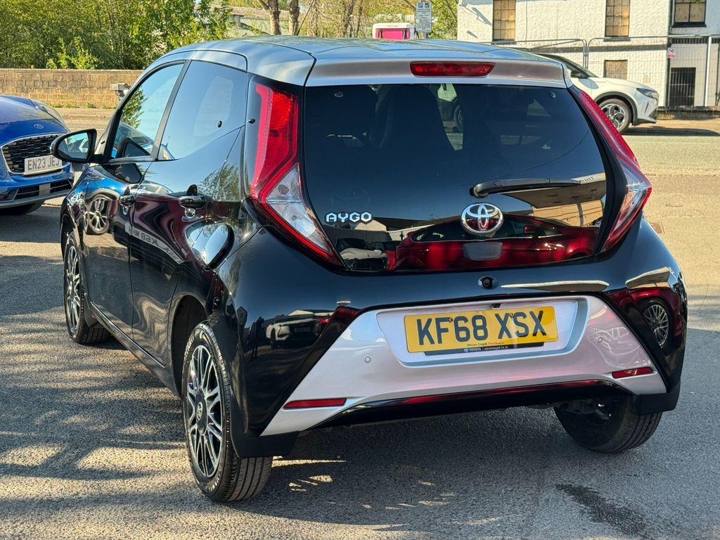 Toyota Aygo 1L X-clusiv KF68XSX Black #5