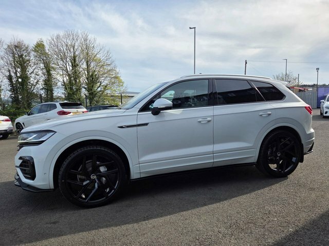 Volkswagen Touareg 3.0 Tdi V6 R-line Suv Tiptronic 4Motion SW68EZM White #4