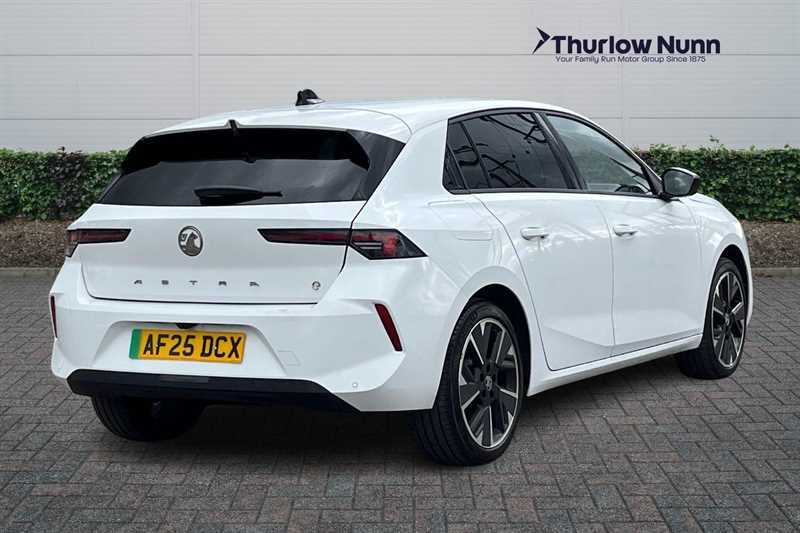 Vauxhall Astra 54Kwh Griffin Hatchback 156 Ps AF25DCX White #3