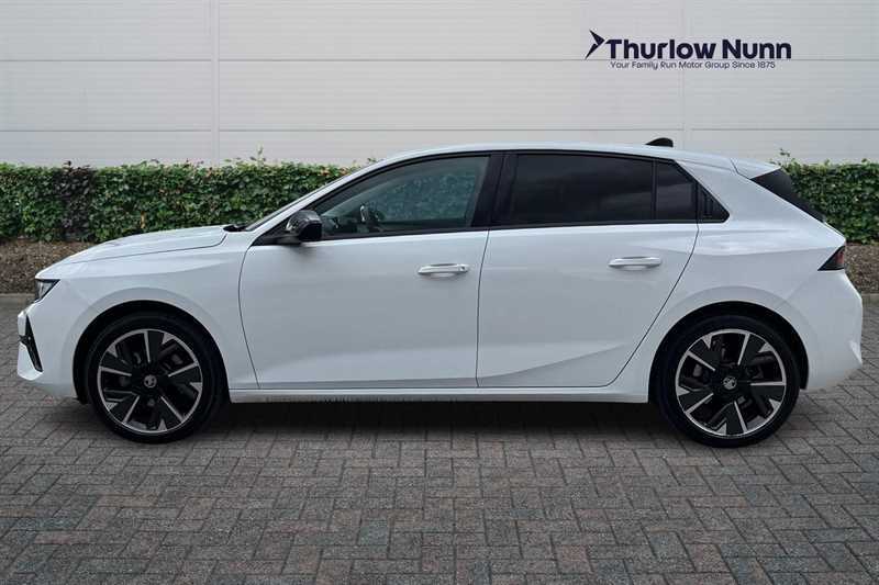 Vauxhall Astra 54Kwh Griffin Hatchback 156 Ps AF25DCX White #6