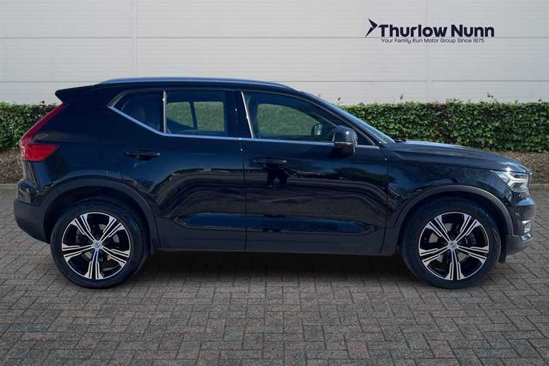 Volvo XC40 2.0 B4 Mhev Inscription Pro Suv Hybrid EJ21FNP Black #2