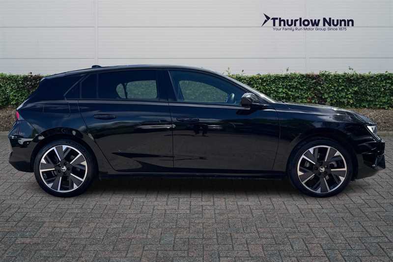 Vauxhall Astra 54Kwh Ultimate Hatchback 156 Ps GD24JXA Black #2