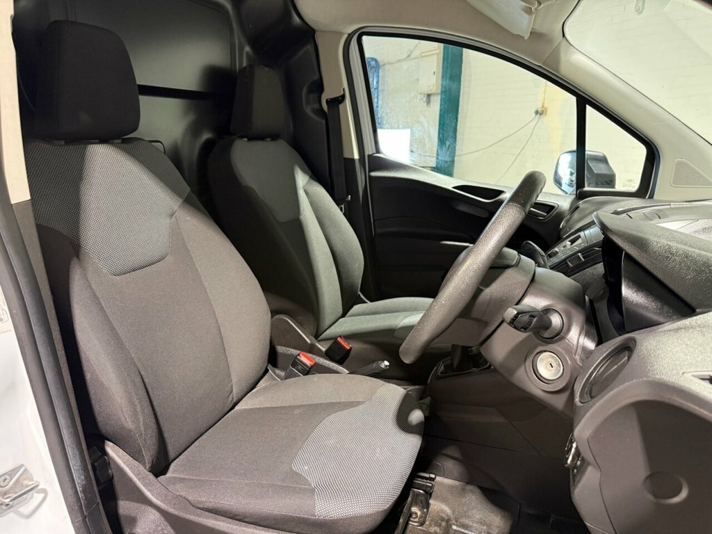Ford Transit Courier 1L Leader HL21VJN White #4