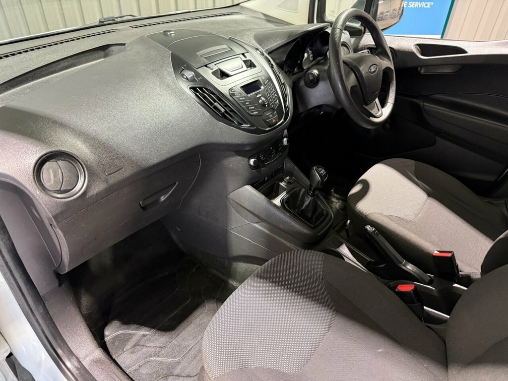 Ford Transit Courier 1L Leader HL21VJN White #5