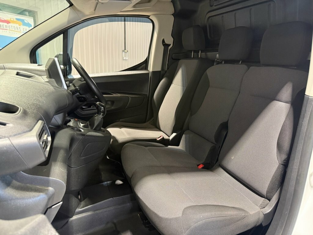 Citroen Berlingo 1.5L Enterprise M SH69VBF White #4