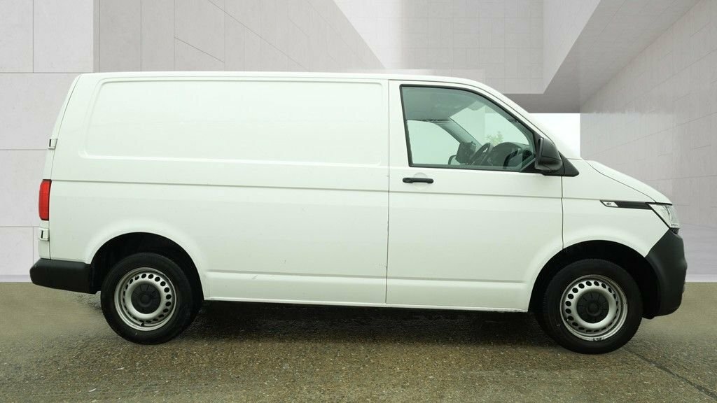 Volkswagen Transporter 2L Startline BT72XAO White #5