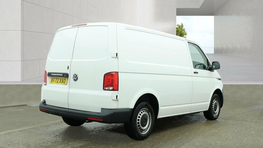 Volkswagen Transporter 2L Startline BT72XAO White #4