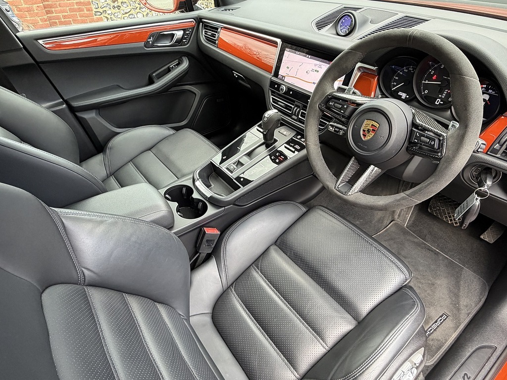 Porsche Macan T Orange #2