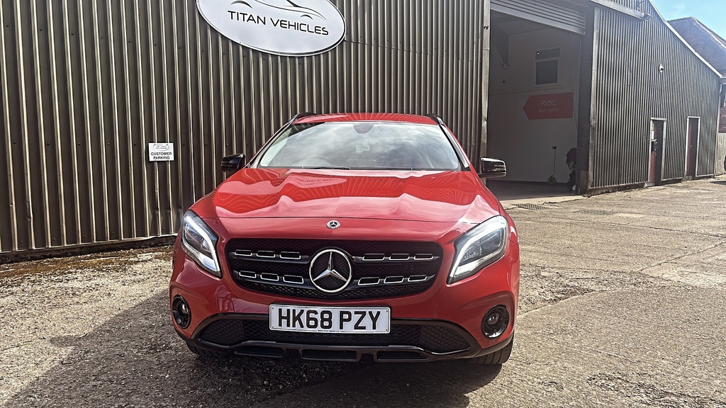 Mercedes-Benz GLA Class 1.6 Gla... HK68PZY Red #6