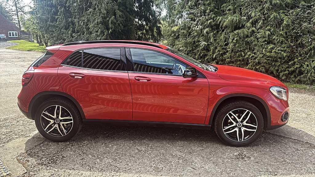 Mercedes-Benz GLA Class 1.6 Gla... HK68PZY Red #3