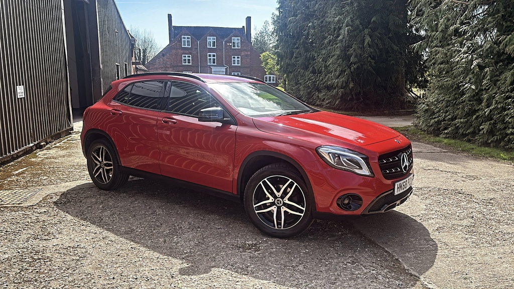 Mercedes-Benz GLA Class 1.6 Gla... HK68PZY Red #2