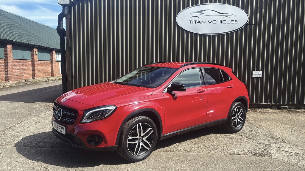Mercedes-Benz GLA Class 1.6 Gla... Red