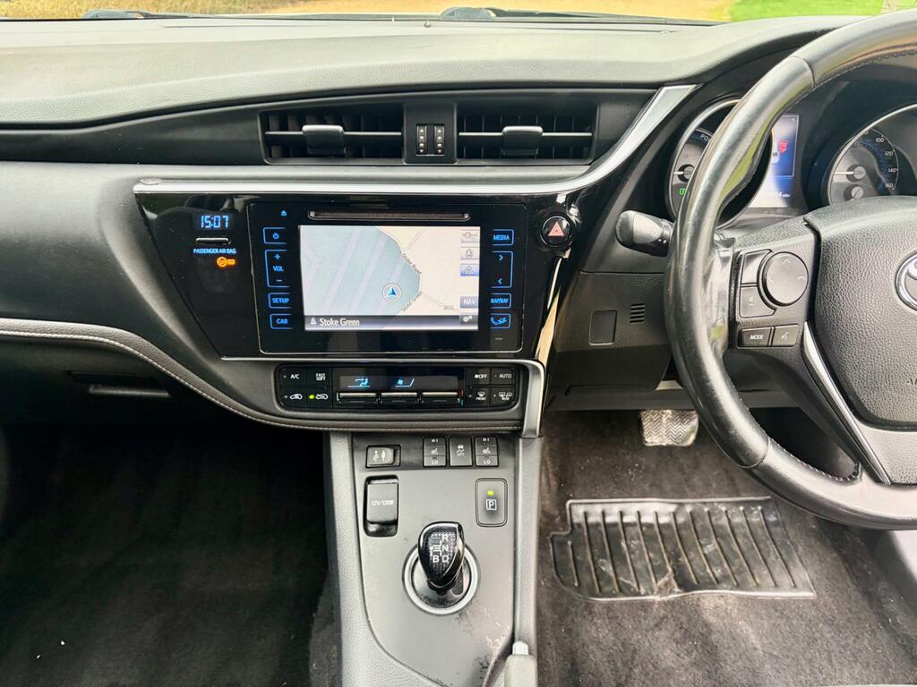 Toyota Auris 1.8 Vvt-h Business Edition Cvt Euro 6 Ss YC16NVH White #4