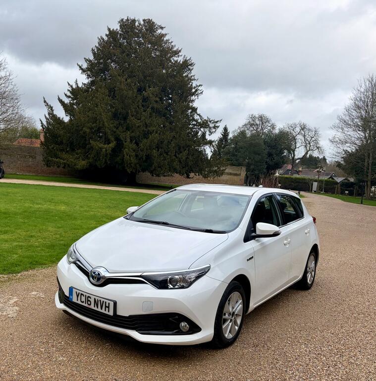 Toyota Auris 1.8 Vvt-h Business Edition Cvt Euro 6 Ss White