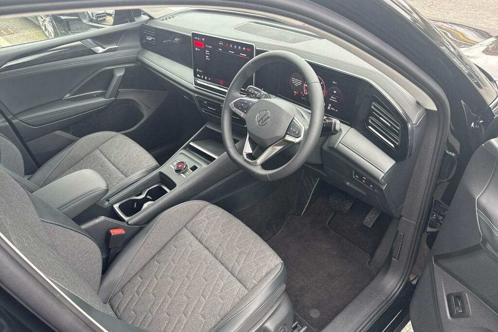 Volkswagen Tiguan 2.0 Tdi Match Suv Dsg Euro 6 Ss 150 X75XXX Black #6